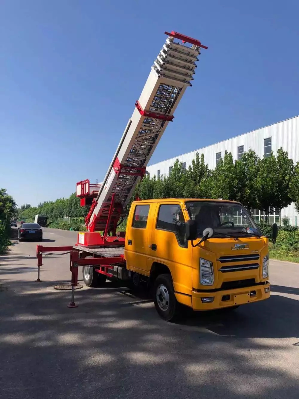 廊坊广阳附近的云梯车出租服务：轻松解决高空作业需求